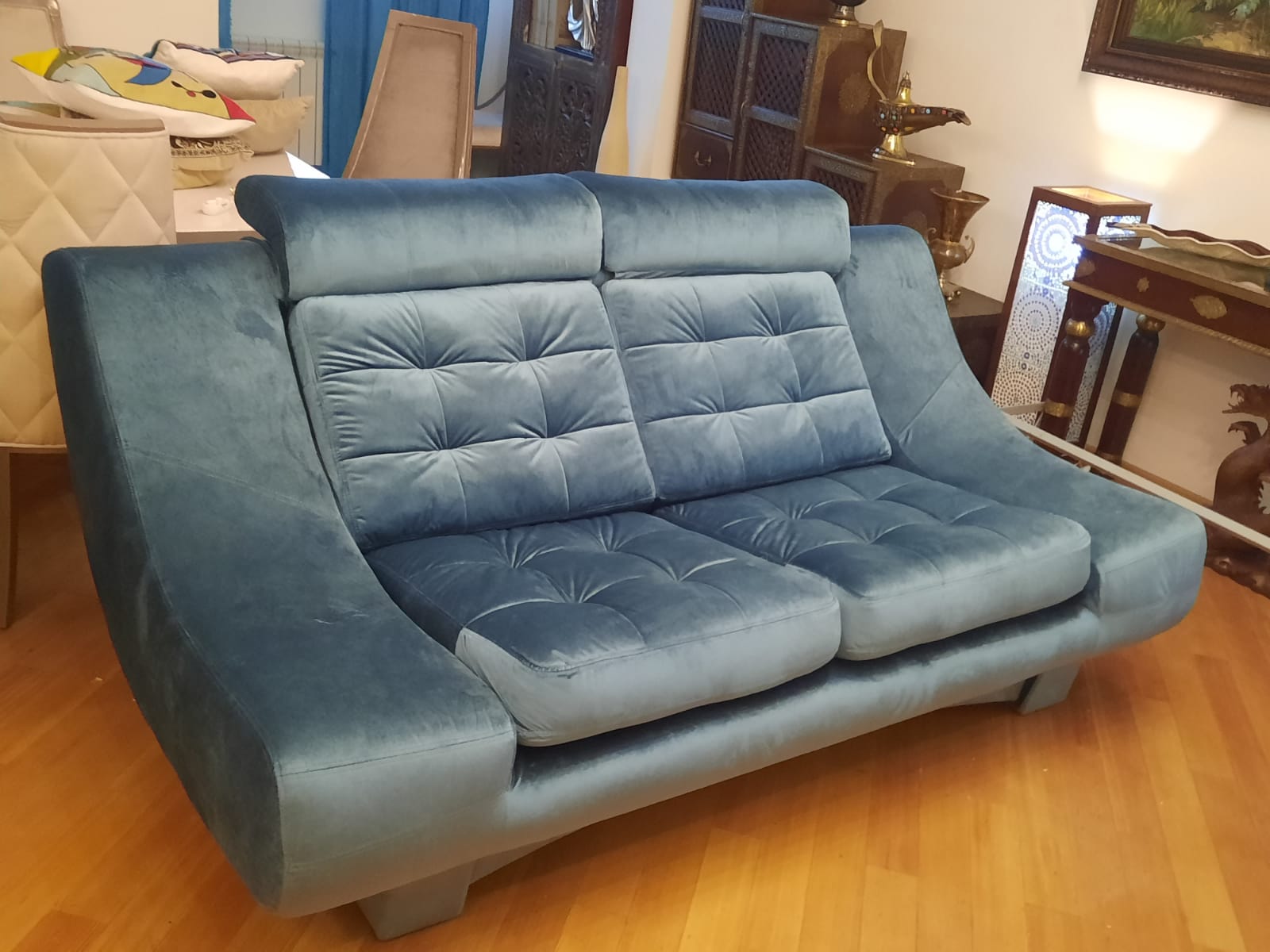 Обивка дивана на дому. Чудово